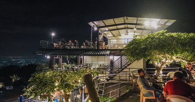 高雄夜景約會泡茶推薦屋頂茶館-大崗山!超美必去